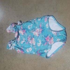 Girls ruffle butts 4t